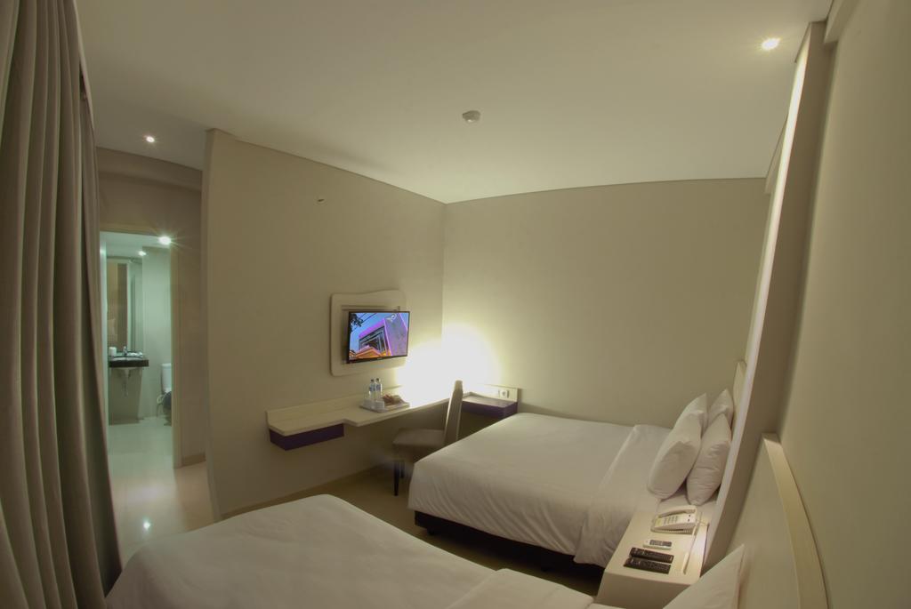 Vio Hotel Veteran Бандунг Екстериор снимка