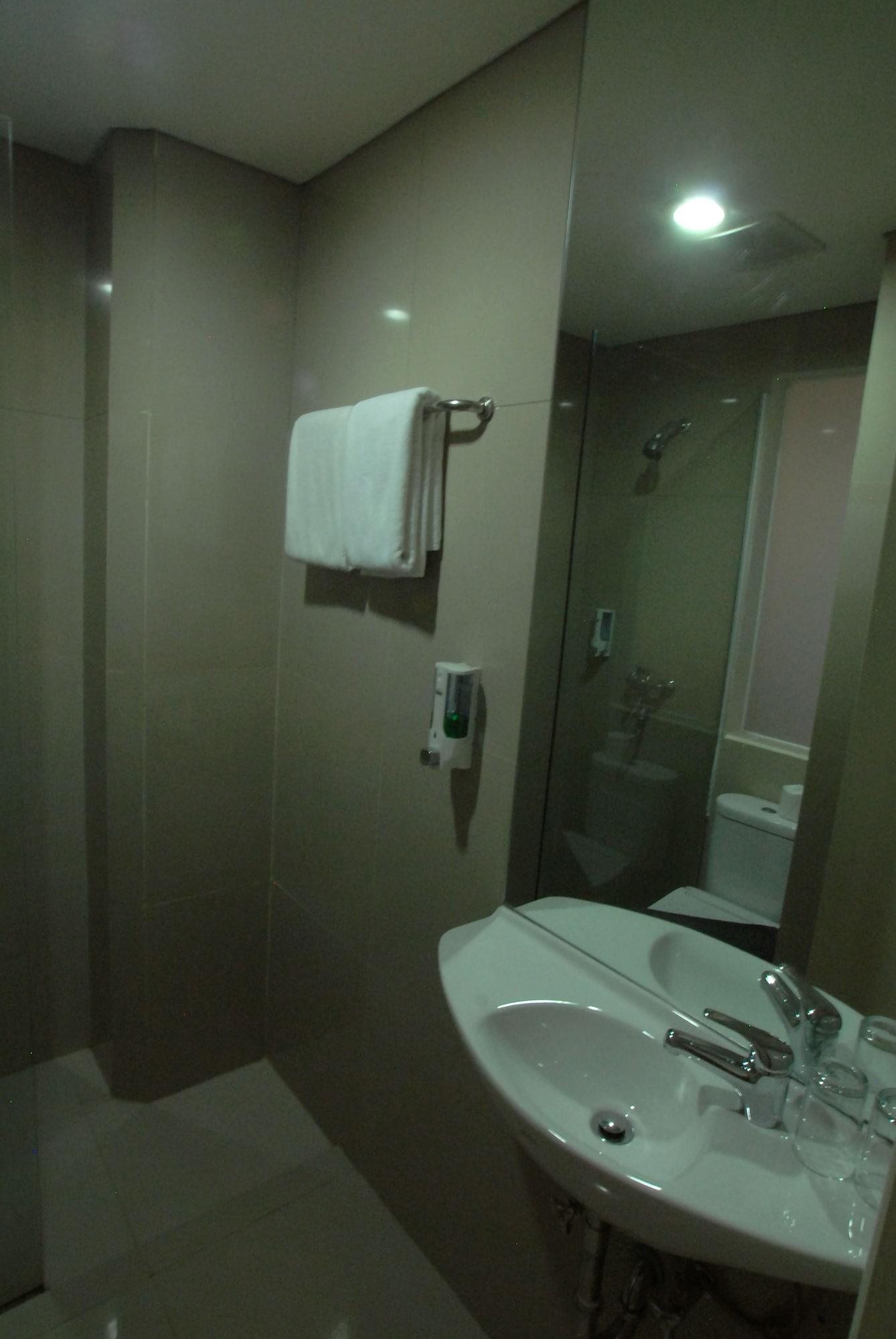 Vio Hotel Veteran Бандунг Екстериор снимка