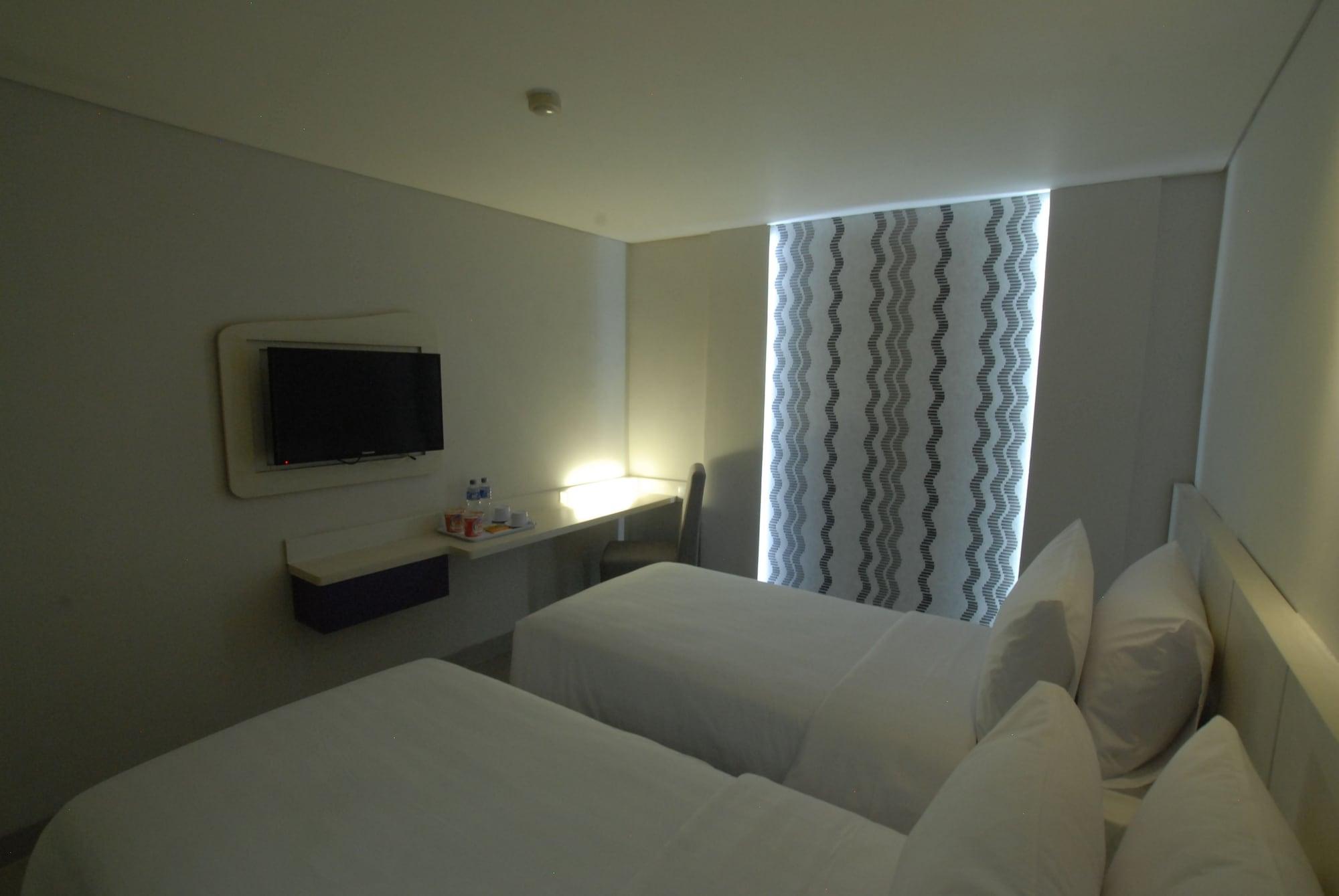 Vio Hotel Veteran Бандунг Екстериор снимка