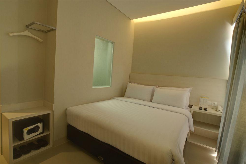Vio Hotel Veteran Бандунг Екстериор снимка